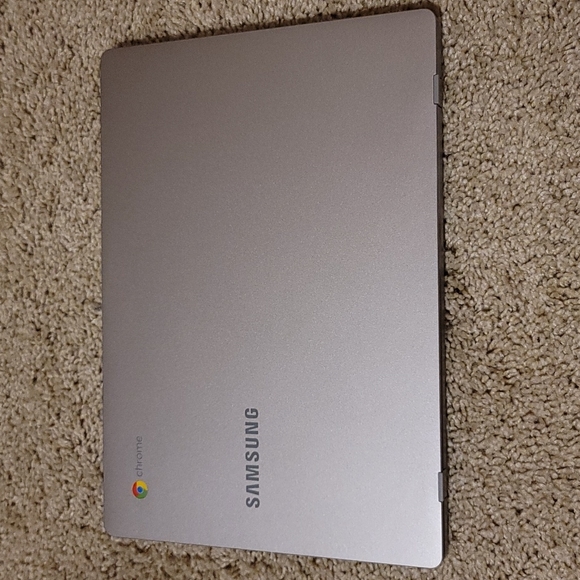 BRAND NEW Samsung Chromebook - Picture 8 of 10